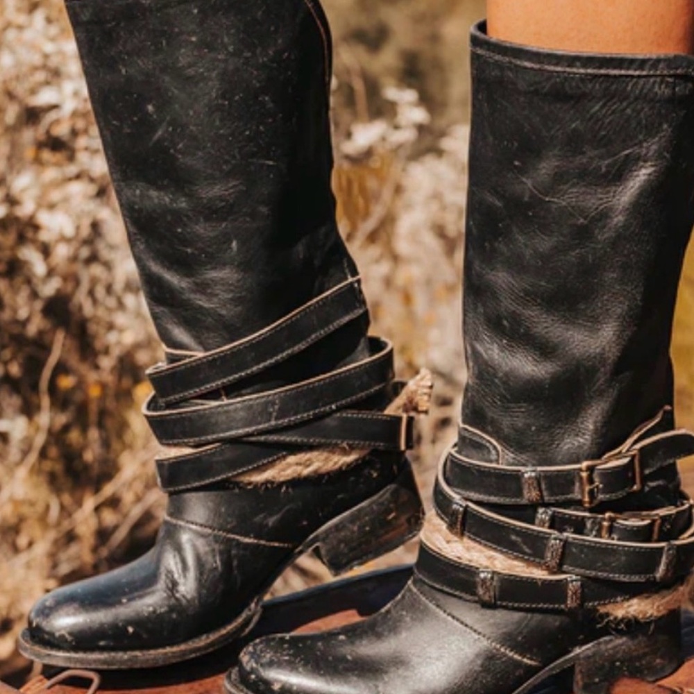 Freebird by Steven Boots DROVE BLACK Distressed Leather Harness Boho Western 9